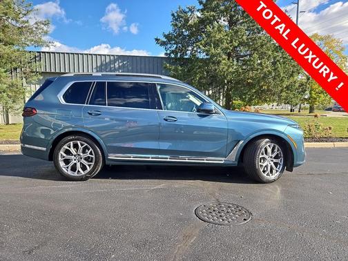 2025 BMW X7 xDrive40i