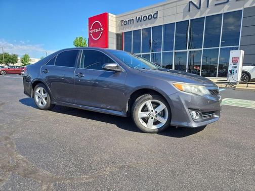 Magnetic Gray Metallic 2014 Toyota Camry SE