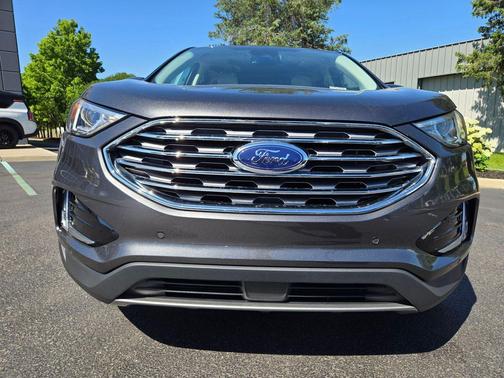 Magnetic 2020 Ford Edge Titanium