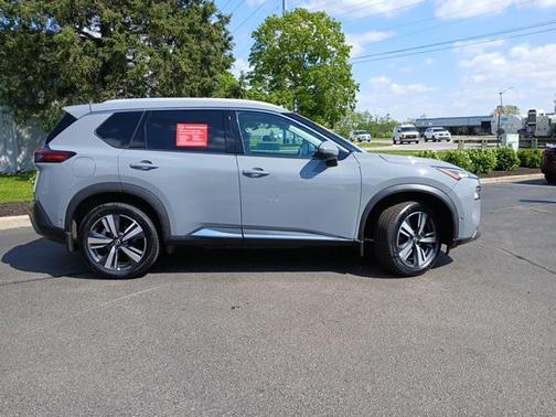 2022 Nissan Rogue SL