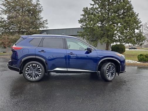 2025 Nissan Rogue Platinum