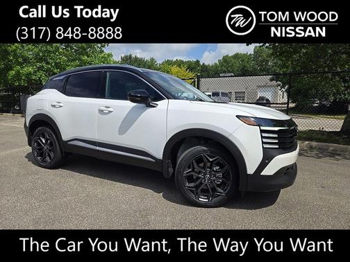 Aspen White/Super Black 2026 Nissan Kicks SR
