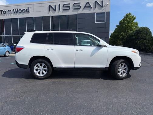 Blizzard Pearl 2012 Toyota Highlander SE