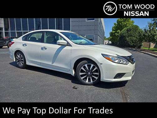 Pearl White 2017 Nissan Altima 2.5 SL
