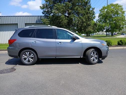 2019 Nissan Pathfinder SV