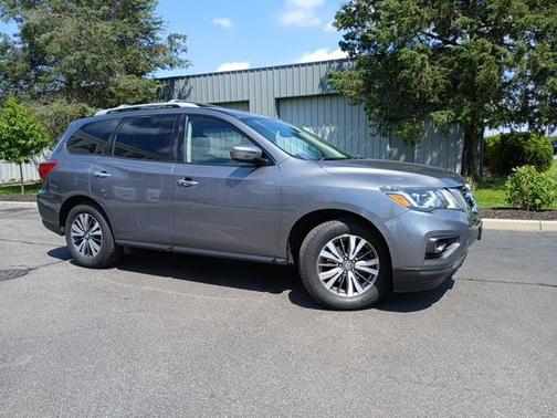 2019 Nissan Pathfinder SV