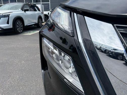 Super Black 2023 Nissan Rogue SV