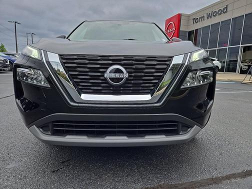 Super Black 2023 Nissan Rogue SV