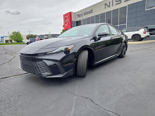 Midnight Black Metallic 2025 Toyota Camry SE