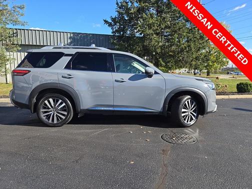 2022 Nissan Pathfinder Platinum 4WD