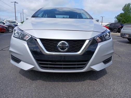 2022 Nissan Versa 1.6 SV