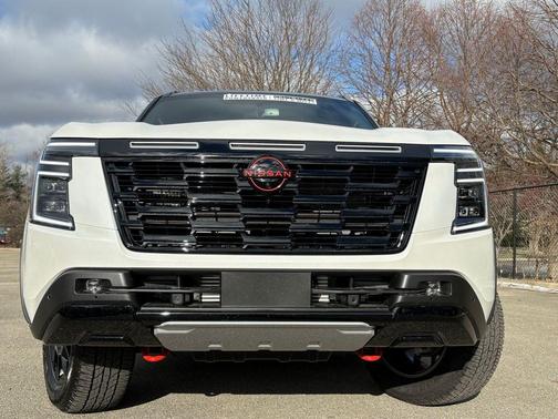Aspen White/Super Black 2026 Nissan Armada PRO-4X
