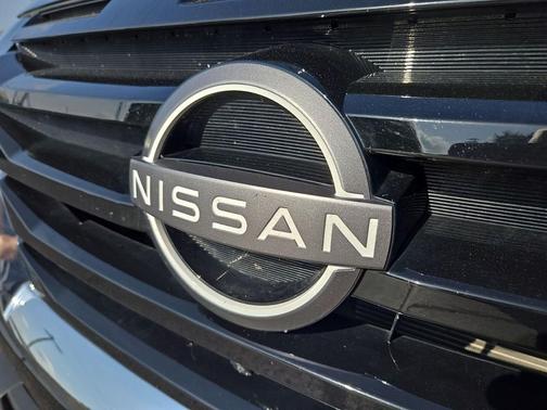 Super Black 2025 Nissan Pathfinder SL 4WD