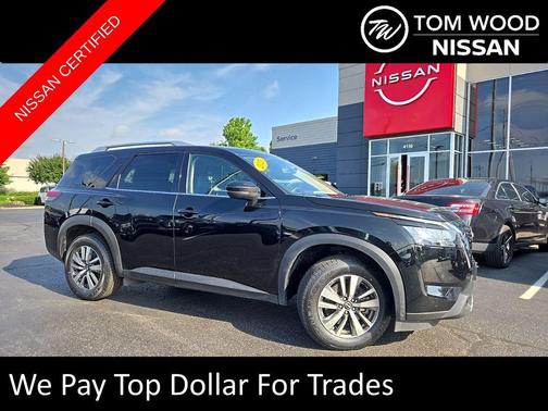 Super Black 2025 Nissan Pathfinder SL 4WD
