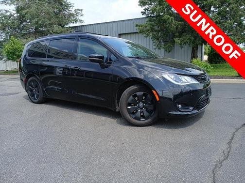 2019 Chrysler Pacifica Hybrid Limited