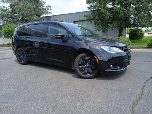 2019 Chrysler Pacifica Hybrid Limited