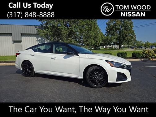 Pearl White/Super Black 2026 Nissan Altima 2.5 SR