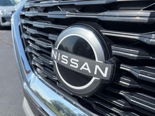 Gun Metallic 2022 Nissan Rogue SV