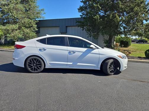 2017 Hyundai ELANTRA Limited