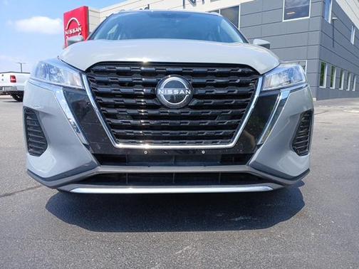 2022 Nissan Kicks SV