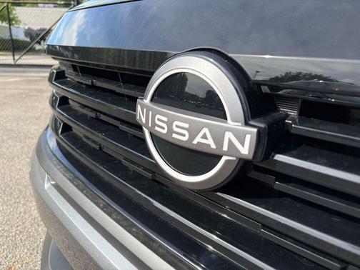 Gun Metallic 2026 Nissan Kicks SV