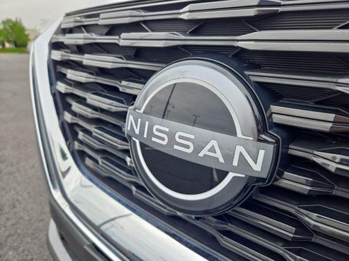 Boulder Gray Pearl 2023 Nissan Rogue SL