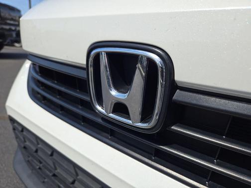 White 2023 Honda Civic Sport