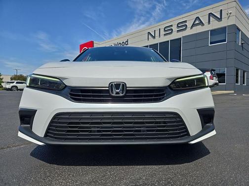 White 2023 Honda Civic Sport