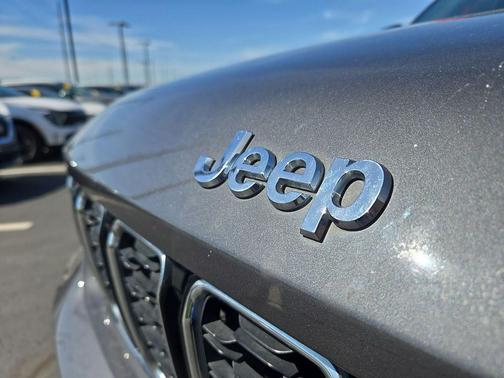 Baltic Gray Metallic Clearcoat 2022 Jeep Grand Cherokee L Limited