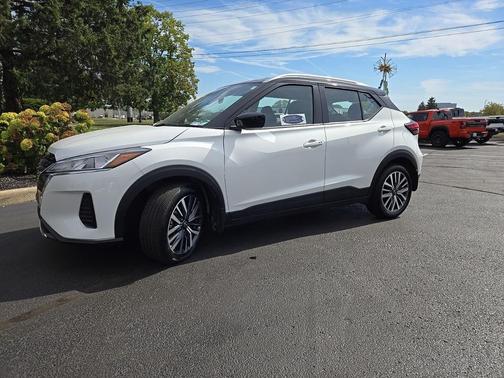 2023 Nissan Kicks SV