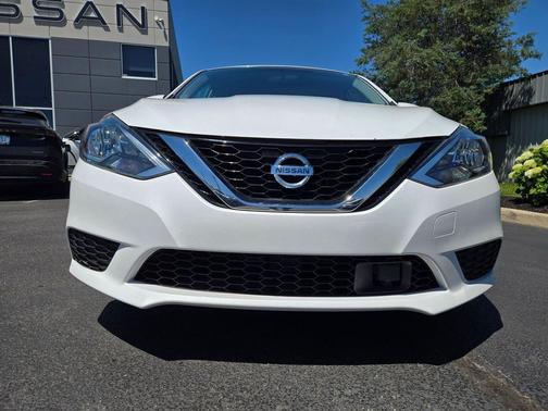 Aspen White Tricoat 2019 Nissan Sentra SV