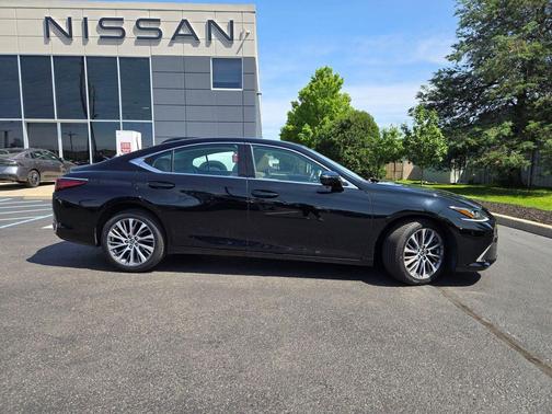 Obsidian 2021 Lexus ES 250 Base