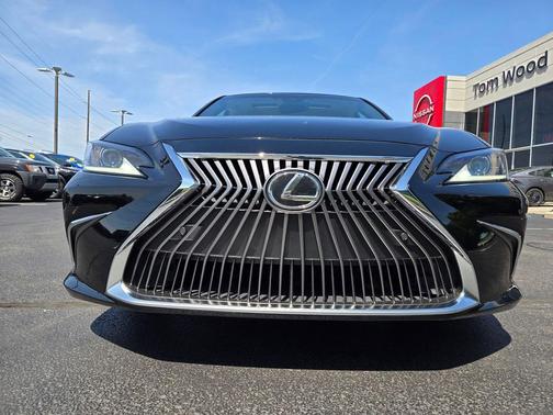 Obsidian 2021 Lexus ES 250 Base