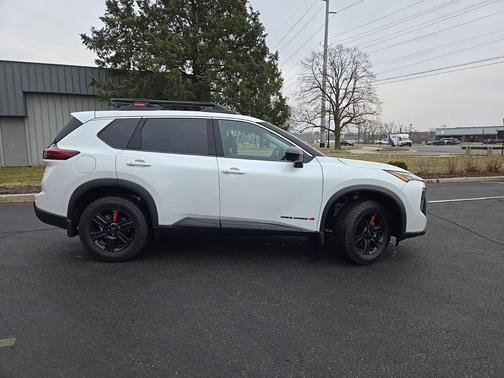 2025 Nissan Rogue Rock Creek
