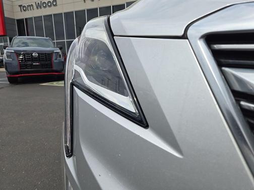 Radiant Silver Metallic 2018 Cadillac XT5 Premium Luxury