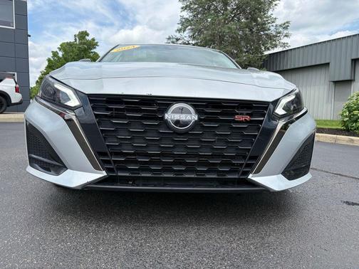 Brilliant Silver Metallic 2024 Nissan Altima SR FWD
