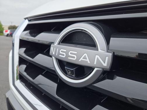 Aspen White Tricoat 2023 Nissan Armada SL 4WD
