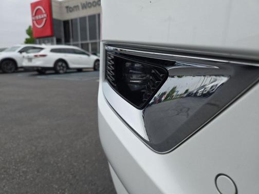 Aspen White Tricoat 2023 Nissan Armada SL 4WD