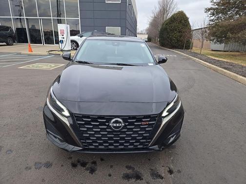 2023 Nissan Altima SR FWD