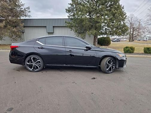 2023 Nissan Altima SR FWD