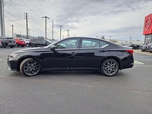 2023 Nissan Altima SR VC-Turbo FWD