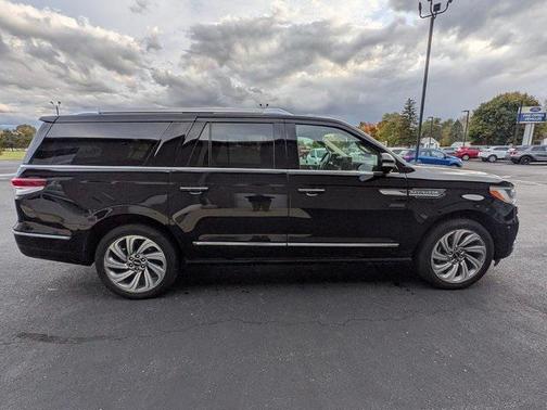 2022 Lincoln Navigator Reserve