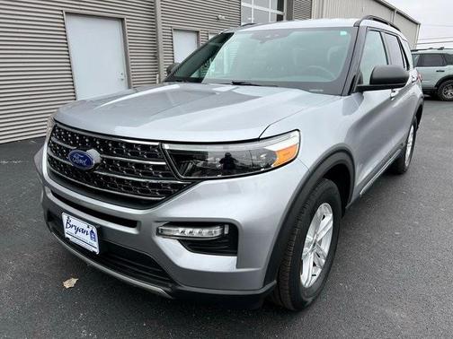 Photo 3 of 32 of 2020 Ford Explorer XLT