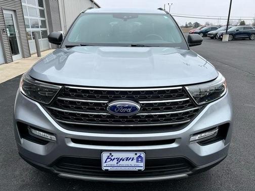 Photo 2 of 32 of 2020 Ford Explorer XLT
