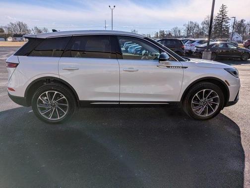 2024 Lincoln Corsair Premiere