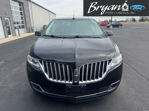 Tuxedo Black Metallic 2013 Lincoln MKX Base
