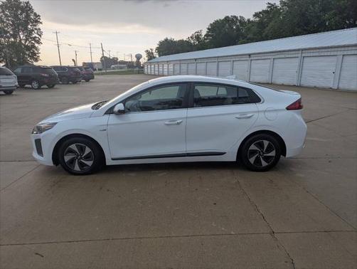 2017 Hyundai IONIQ Hybrid SEL