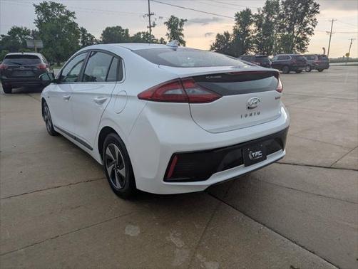 2017 Hyundai IONIQ Hybrid SEL