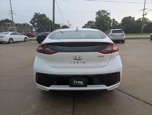 2017 Hyundai IONIQ Hybrid SEL
