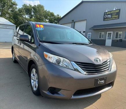 2014 Toyota Sienna LE